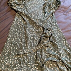 Mi Asymmetrical Dress in Green Floral